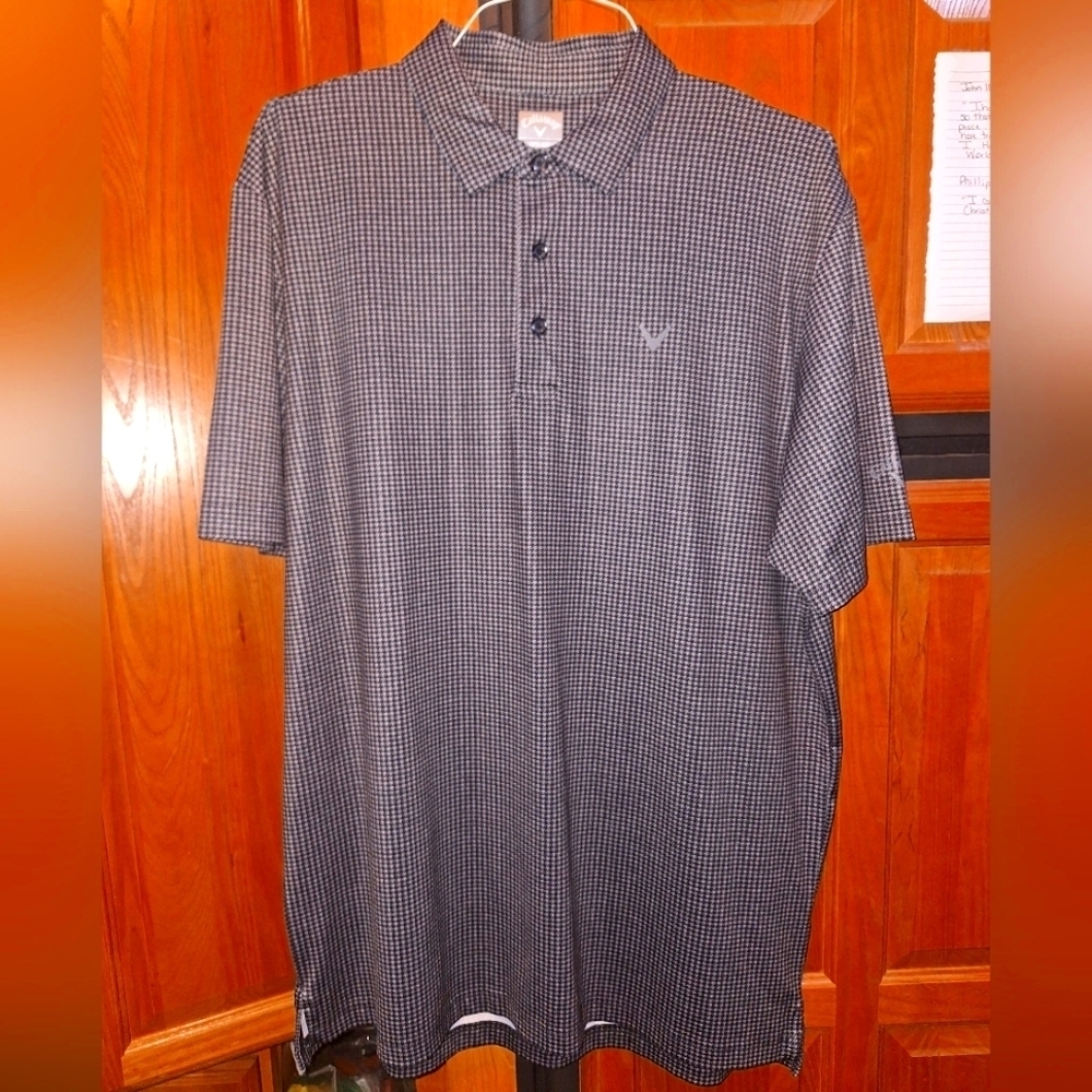 A Callaway Opti-Dri Men's Black and White Polo Shirt In A Size Large. EUC